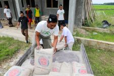 Santri Dukung Ganjar Beri Bantuan Material Pembangunan ke Pondok Pesantren  - JPNN.com Lampung