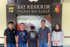 Perbuatan Bejat Seorang Ayah di Way Kanan Terbongkar, Anak Kandung Disetubuhi Hingga Berbadan Dua - JPNN.com Lampung