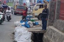 Cegah Banjir saat Musim Hujan, Kelurahan Sepang Jaya Lakukan Cara Ini - JPNN.com Lampung