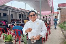 Kepala Desa Bernung Coblos di TPS 06, Sampaikan Pesan untuk Masyarakat - JPNN.com Lampung
