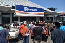 BRI Praya di Lombok Timur Diserbu Warga, Minta Kejelasan Dana PEN - JPNN.com NTB