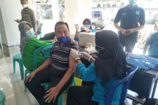 Sehat Saat Lebaran, Warga Lombok Tengah Antusias Ikuti Vaksinasi - JPNN.com NTB