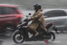 Prakiraan Cuaca Hari Ini: NTB Hujan Lebat, Waspada Sirkulasi Siklonik - JPNN.com NTB