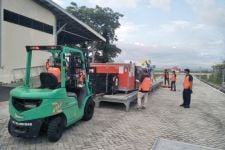Logistik MXGP Mendarat dengan Selamat di Lombok, Tengok Isinya - JPNN.com NTB
