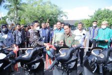 Selamat! Bidan di Lombok Tengah Diberi Sepeda Motor - JPNN.com NTB