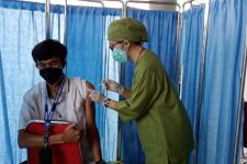 7.000 Nakes Mataram Ikuti Vaksinasi Booster Kedua, Targetnya Jelas - JPNN.com NTB