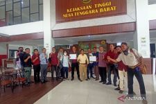 113 Pengacara Bela Tersangka Kasus Hoaks Lelang Hotel di Mataram, Aksinya Bukan Main - JPNN.com NTB