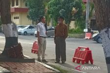7 Jam Diperiksa Polisi, Kakek Cabul Penggoda Mahasiswi, Terlihat Kusut - JPNN.com NTB