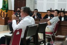 Guru Besar UII Hadiri Sidang Korupsi RSUD Lombok Utara  - JPNN.com NTB