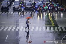 Awas Hujan Lebat di NTB, Potensi Petir - JPNN.com NTB