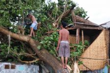 Puting Beliung di Lombok Timur, Libas Puluhan Rumah - JPNN.com NTB