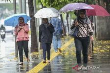 Hujan Lebat Landa Indonesia, Mataram Juga? - JPNN.com NTB
