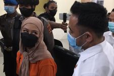 Gelapkan DP Motor Demi Perawatan, Wanita Cantik Asal Sumbawa Ditangkap Polisi - JPNN.com NTB