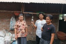 Dianggap Sampah, Kilometer PDAM Lombok Tengah Dibongkar Warga - JPNN.com NTB