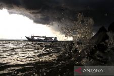 Harap Waspada! Gelombang Tinggi di Lombok, Hingga 4 Meter - JPNN.com NTB