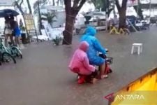 Hujan Lebat, Gili Trawangan Lombok Utara Direndam Air - JPNN.com NTB