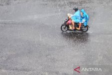 Cuaca Hari Ini: Hujan Ringan Guyur Mataram, Intensitas Lebih Lebat di Bandung - JPNN.com NTB