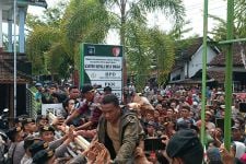 Minta Foto Asusila, Kades di Lombok Tengah Didesak Mundur - JPNN.com NTB