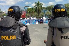 Kompol CB & 12 Anggota Polisi Ditangkap Gegara Berbuat Terlarang - JPNN.com Papua
