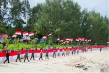 Top, Papua Barat Kibarkan Bendera 77 Meter di Pulau Terluar Indonesia - JPNN.com Papua