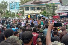 Pendukung Lukas Enembe Berdemonstrasi, Polda Papua: Massa dari Luar Kota Jayapura Disekat - JPNN.com Papua