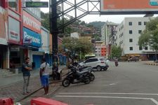 Ribuan Pendukung Lukas Enembe Berunjuk Rasa, Bagaimana Situasi di Kota Jayapura? - JPNN.com Papua