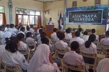Polda Papua Gandeng Insan Pers Sosialisasikan Pencegahan Narkoba di SMA 2 Jayapura - JPNN.com Papua