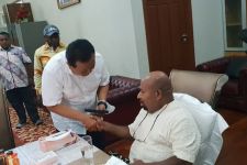 Lukas Enembe Tolak Pesan KPK Lewat Kabinda Papua - JPNN.com Papua