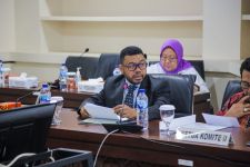 Senator Filep Tanggapi Penolakan Penandatanganan DBH SDA Migas di Bintuni - JPNN.com Papua
