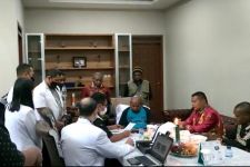 KPK Akhirnya Periksa Gubernur Papua Lukas Enembe, Lihat - JPNN.com Papua