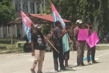 Kibarkan Bendera Bintang Kejora, 15 Mahasiswa Ditangkap Polisi - JPNN.com Papua