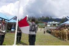 Peringati Hari Pahlawan, Pemda Puncak Lakukan Ini - JPNN.com Papua