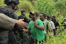 Pengungsi Kiwirok Pegunungan Bintang Kembali Ke Kampung Halamannya - JPNN.com Papua