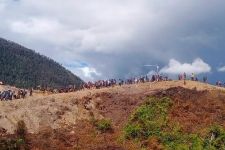 Pemda Puncak Membangun Rumah Doa, Willem Wandik: Ini Jadi Tempat Wisata Rohani - JPNN.com Papua
