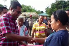 Dinas Koperasi Biak Papua Salurkan Bantuan Modal Usaha Kepada 500 Pelaku UMKM - JPNN.com Papua