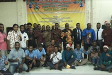 Hadiri Natal Bersama Mahasiswa dan Pelajar Puncak, Willem Sampaikan Ini - JPNN.com Papua