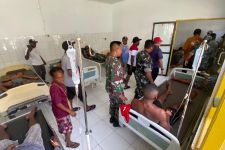 Akibat Cuaca Buruk, Speedboat Berpenumpang 14 Orang Terbalik - JPNN.com Papua