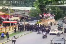 KPK Tangkap Gubernur Papua Lukas Enembe, Massa Serang Mako Brimob - JPNN.com Papua