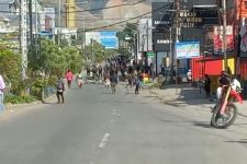 Simpatisan Lukas Enembe Bentrok dengan Polisi, Satu Orang Tewas - JPNN.com Papua