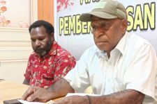 Pendeta Yones Wenda Angkat Bicara Soal Kasus Lukas Enembe, Simak - JPNN.com Papua