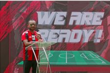 Yan Mandenas Sarankan Pemain Persipura Bermain untuk Klub Luar Negeri - JPNN.com Papua