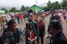Pejabat Gubernur dan Dandim Kunjungi Pengungsi Terdampak Kerusuhan Wamena - JPNN.com Papua