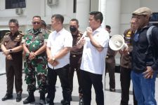 Jaksa Limpahkan Kasus Korupsi Pengadaan Pesawat dan Helikopter ke Pengadilan, Kuasa Hukum Bereaksi Keras - JPNN.com Papua