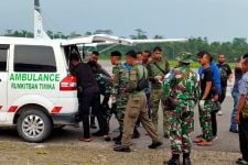 Jenazah Prajurit TNI Korban Penembakan KKB Dievakuasi ke Bone - JPNN.com Papua