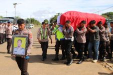 Besok, Jenazah Polisi Korban Penembakan OTK Dikebumikan di Merauke - JPNN.com Papua
