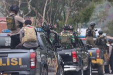 KKB Menganiaya Kepala Distrik Kiwirok, TNI dan Polri Bersiaga, Terdengar Suara Tembakan - JPNN.com Papua