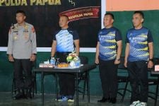 Peringati HUT ke-77 Bhayangkara, Polda Papua Gelar Turnamen Badminton - JPNN.com Papua