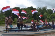 Dandim Mimika Pimpin Aksi Pawai Merah Putih untuk Indonesia - JPNN.com Papua