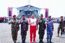 2 Prajurit TNI AL Asal Papua Terima Penghargaan dari Panglima TNI - JPNN.com Papua