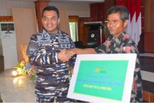 TNI AL Gelar Karya Bakti untuk Perkuat Peran Masyarakat di Wilayah Perbatasan - JPNN.com Papua